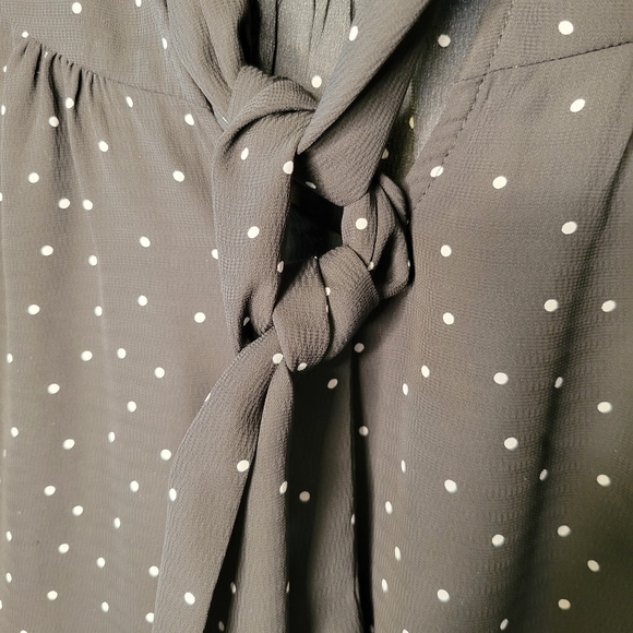 Gilli Women’s Black White Polka Dot Tie Front Blouse Size S Chic - Picture 4 of 6